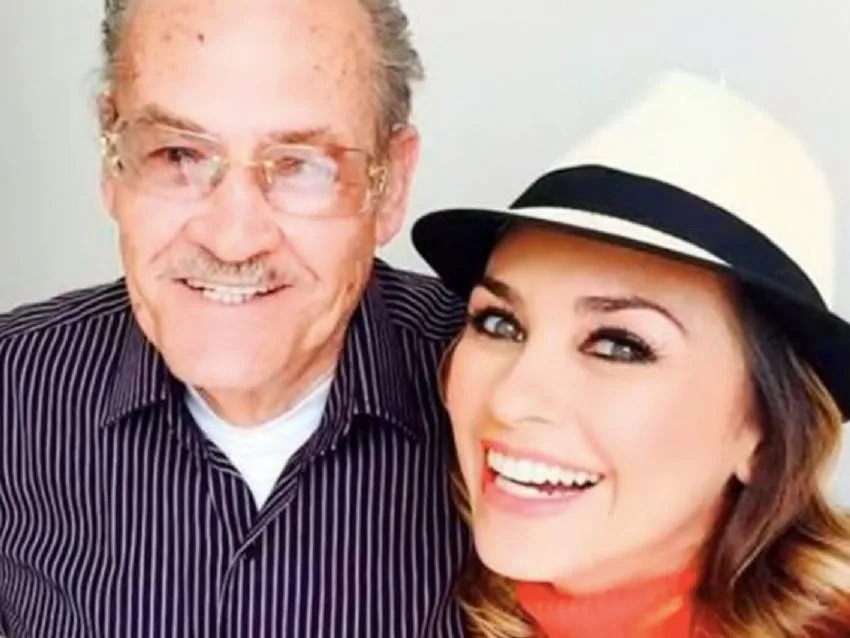 Aracely Arámbula y su papá. Fuente: Instagram
