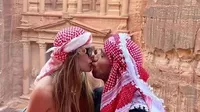 Alejandra Baigorria y Said Palao se dieron romántico beso en Petra 