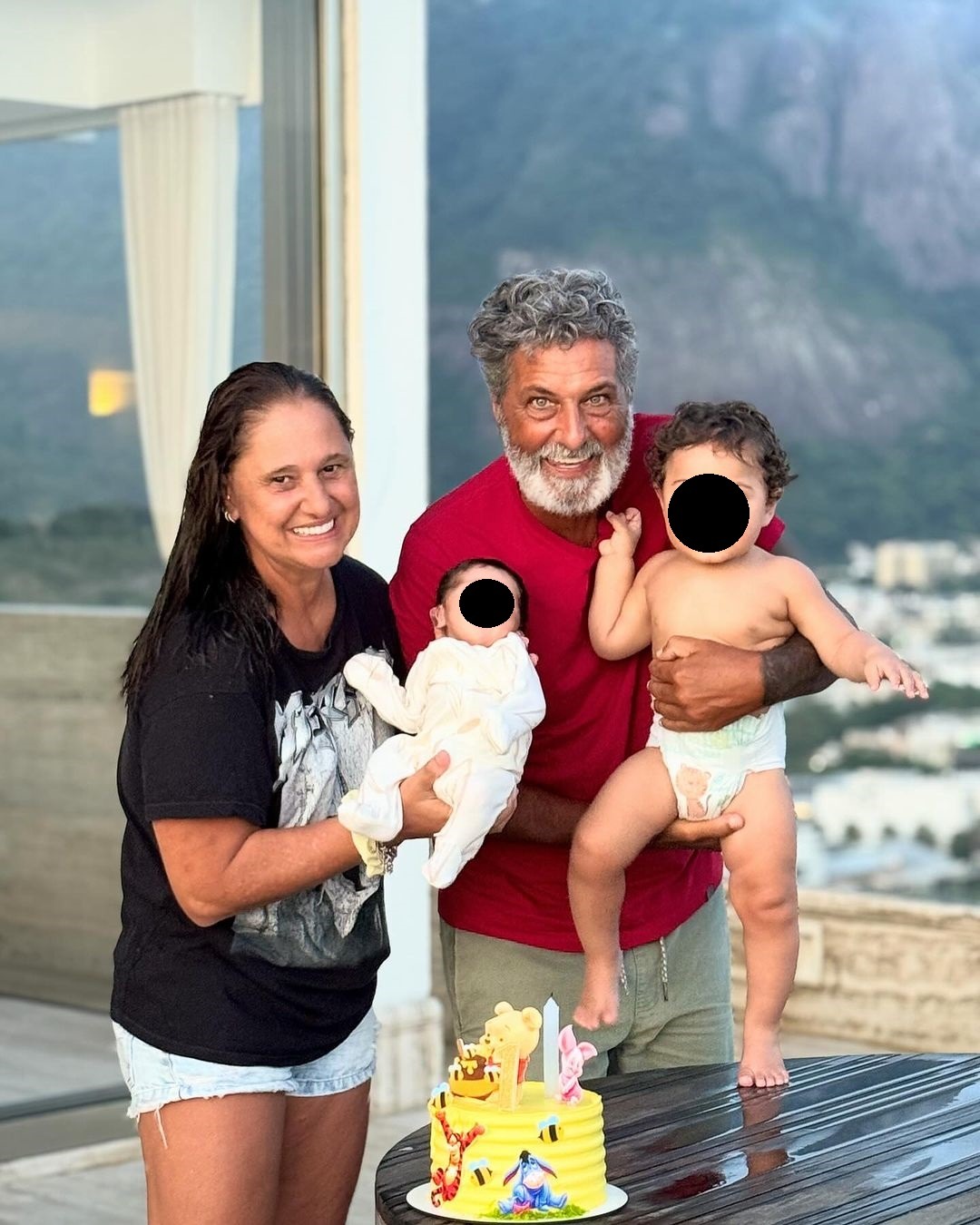 La madre y el padre de Ana Paula Consorte estuvieron presentes en el primer mes de su nieto José Paolo Guerrero Consorte/Foto: Instagram