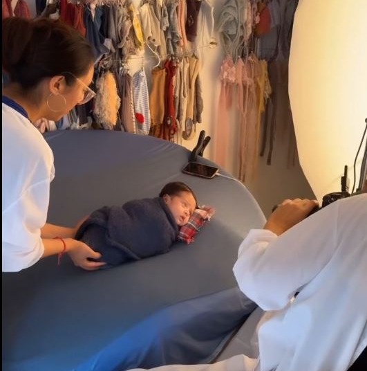 El hijo menor de Paolo Guerrero y Ana Paula Consorte realizó una tierna sesión fotográfica/Foto: INstagram