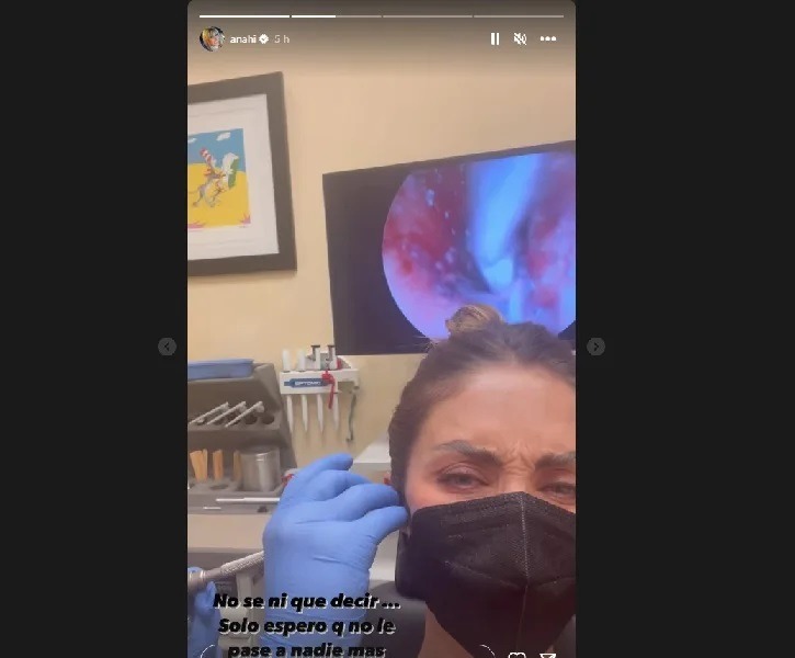Anahí sufrió lesión en su oído. Fuente: Instagram