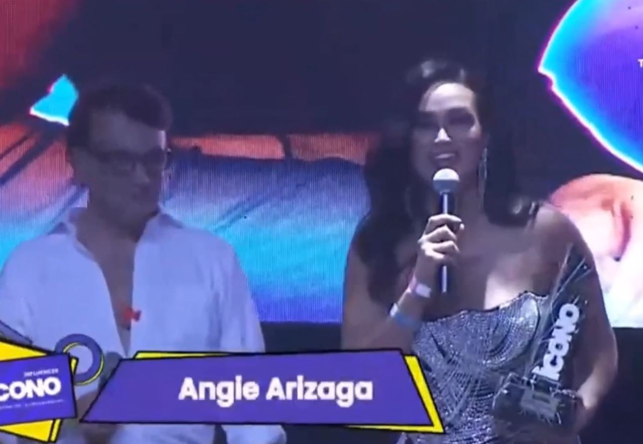 Angie Arizaga y Jota Benz fueron premiados en Colombia y el cantante gritó su amor por la conductora