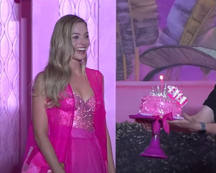 Barbie: Margot Robbie celebró su cumpleaños en la presentación de la película