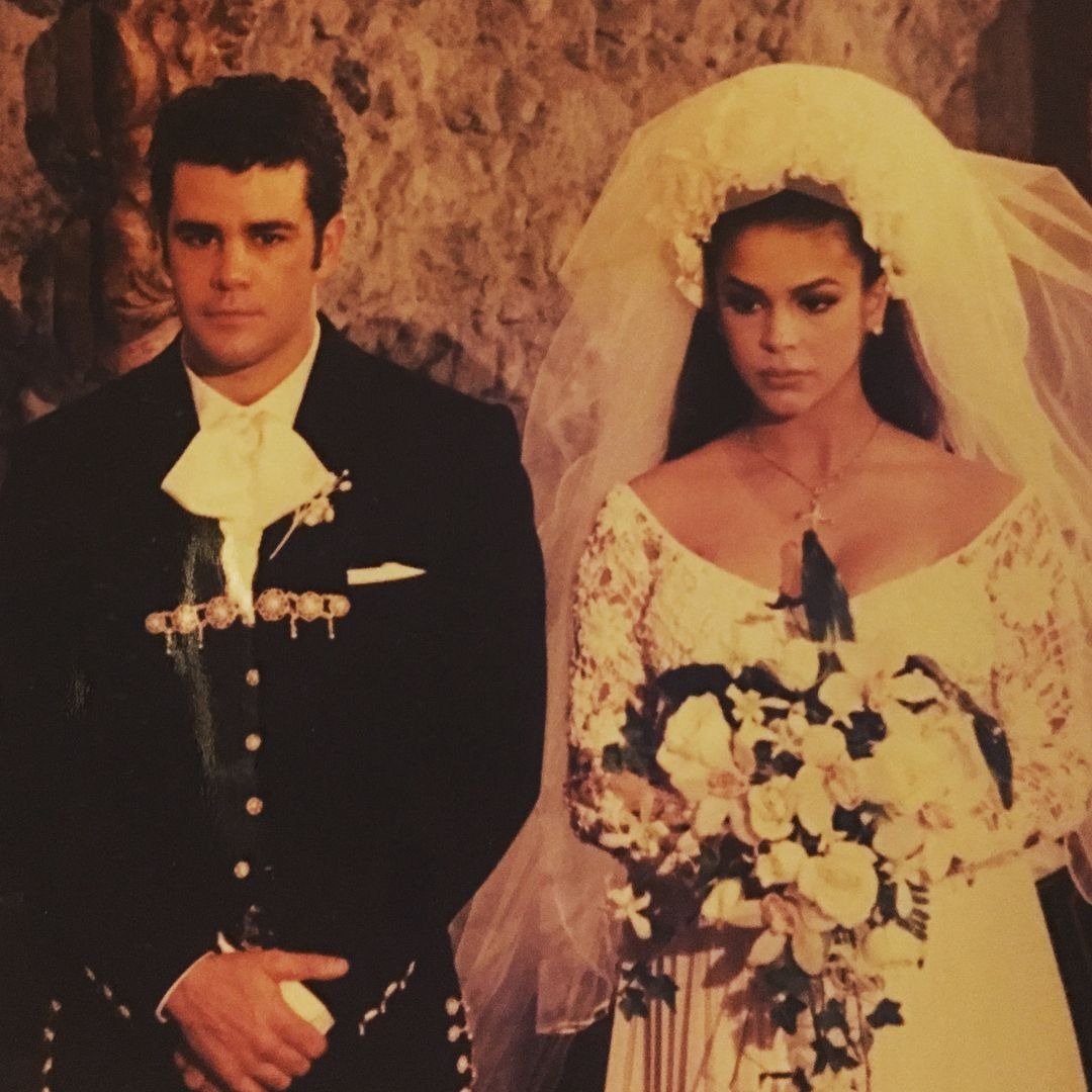 A la fecha Eduardo Capetillo y Biby Gaytán llevan 29 años de sólido y feliz matrimonio fruto del cual tienen 4 hijos/ Foto: IG Biby Gaytán