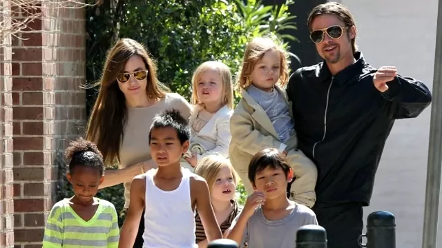 Brad Pitt y sus hijos con Angelina Jolie
