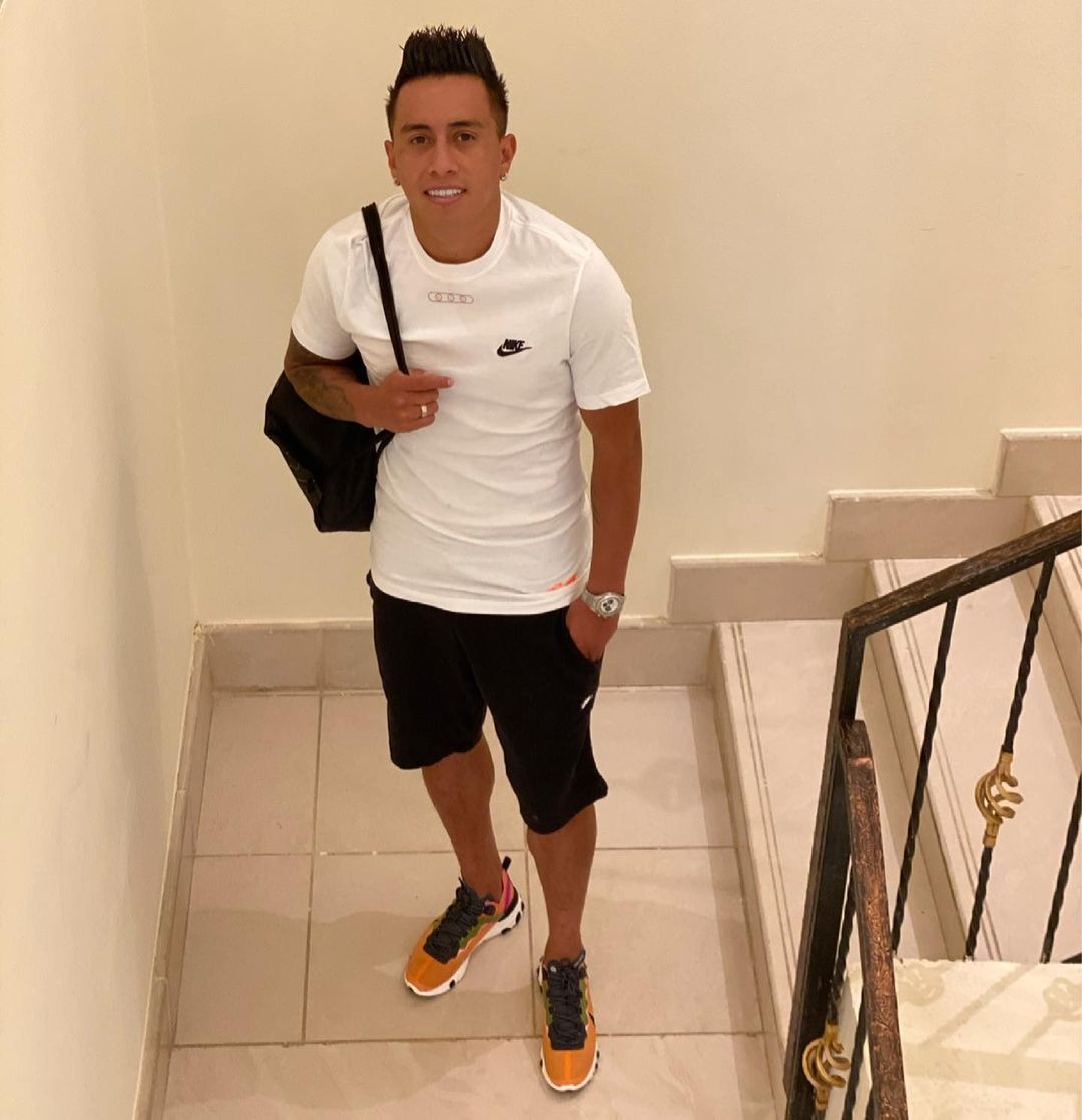 Christian Cueva continúa en España recuperándose de la operación a su rodilla/Foto: Instagram