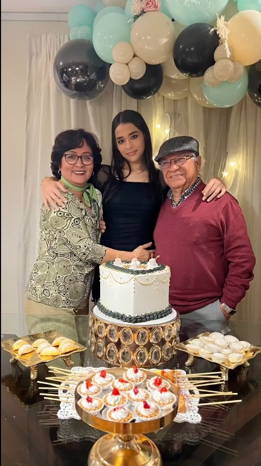 Los padres de Christian Javier Domínguez y María Alvarado estuvieron presentes en la celebración/Foto: Instagram