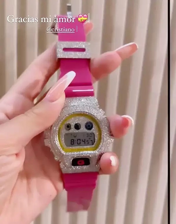 Reloj que le regaló Cristiano Ronaldo a Georgina Rodríguez. Fuente: Instagram