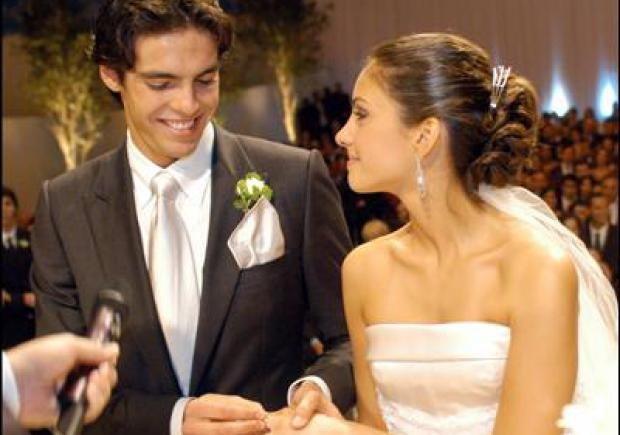 La boda de Kaká y Caroline Celico en 2005 / People