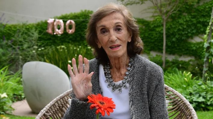Hilda Bernard celebrando sus 100 años (Foto: Maximiliano Luna)