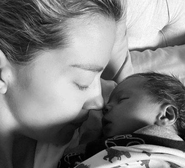 Fernanda Castillo y Eric Hayser revelan las primeras fotos de su bebé