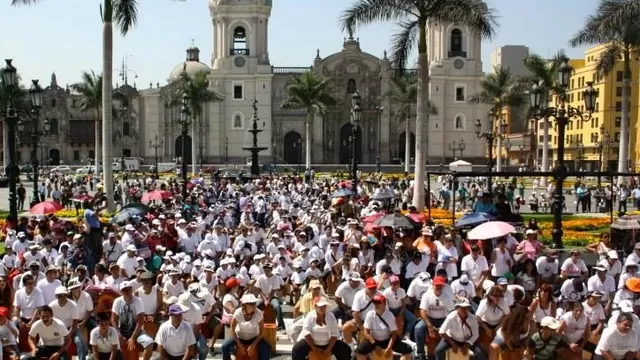 Festival Internacional del Cajón Peruano rinde tributo a Óscar Avilés en la Plaza de Armas 