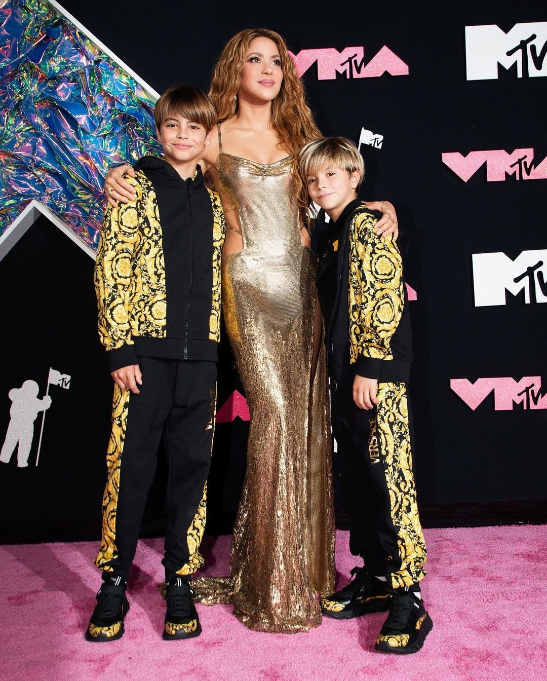 Shakira asistió a los MTV VMAS junto a sus dos hijos Milan y Sasha/ Foto: IG Shakira