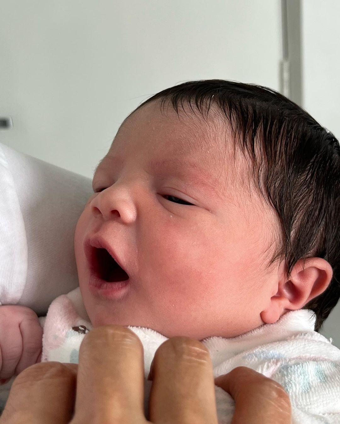 La pequeña Isabella nació la semana pasada y alegró a toda la familia / Fuente: Instagram