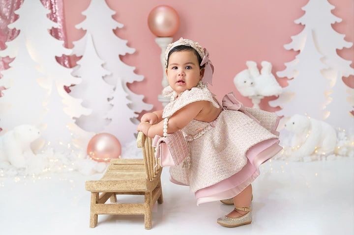 Cattleya, la hija de Anuel AA y Yailín, en sesión de fotos por Navidad / Instagram