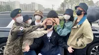 Integrantes de BTS acompañaron a J-Hope antes que ingrese al ejército 