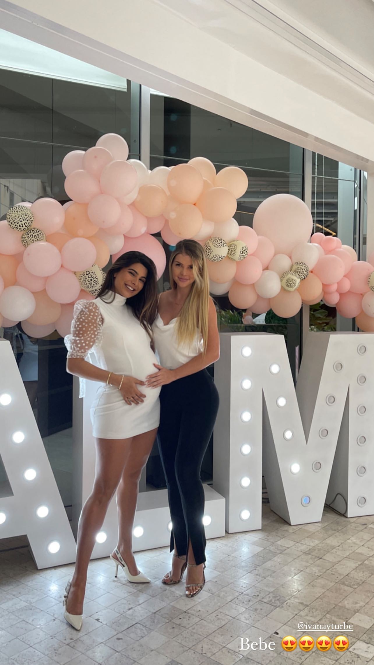 Ivana Yturbe y Beto Da Silva festejan así el baby shower de su hija Almudena