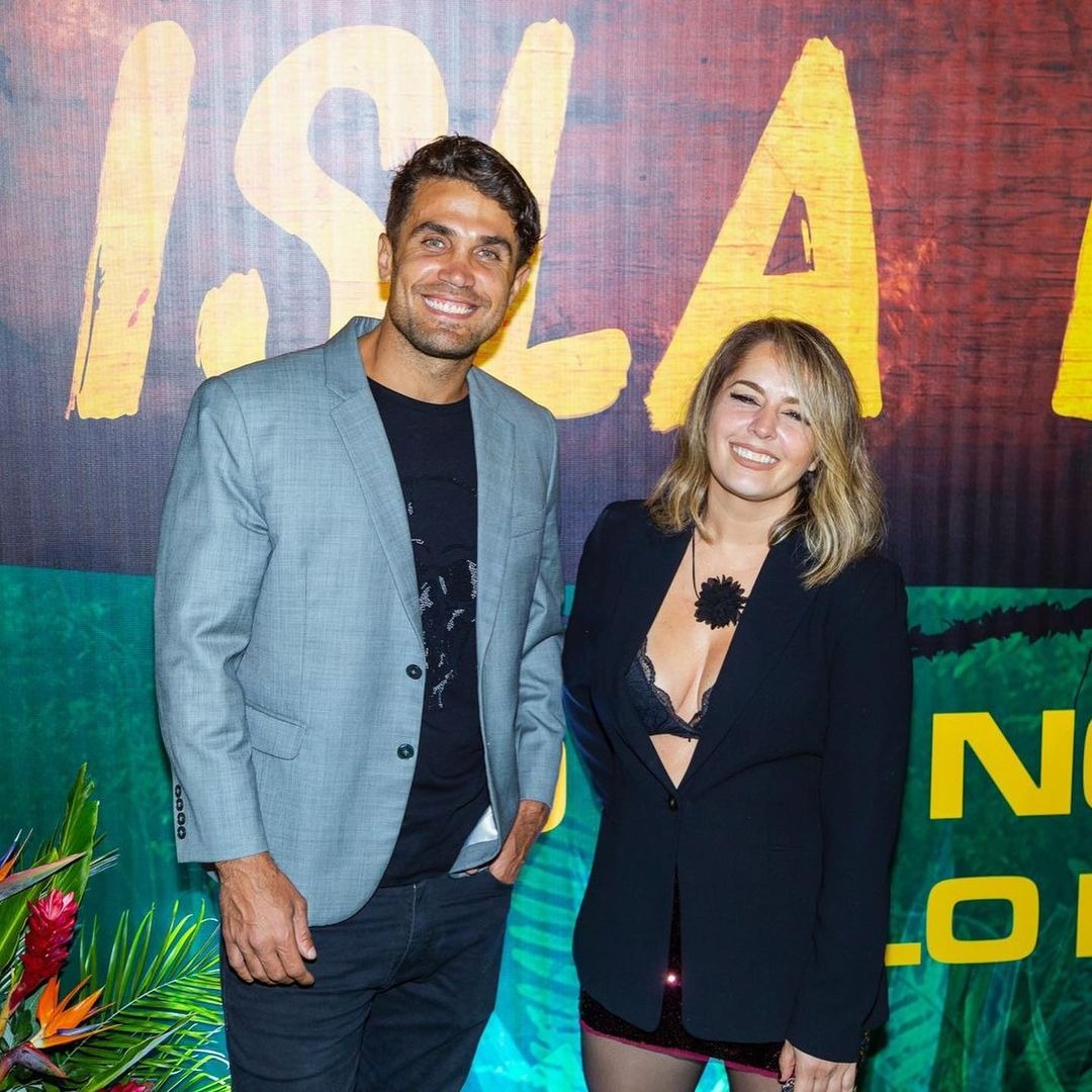 Yiddá Eslava y Nico Argolo en alfombra verde de 'Isla bonita' / Instagram