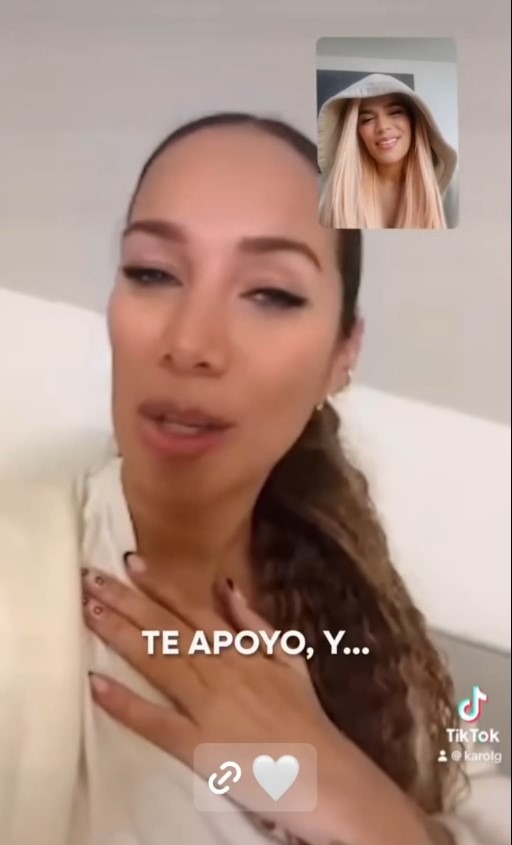 Videollamada entre Karol G y Leona Lewis para solicitarle su aprobación para grabar la canción/Foto: Instagram