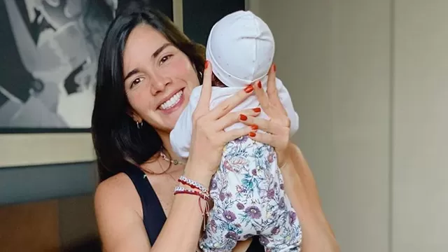 La actriz venezolana aparece muy feliz junto a su madre y hermana