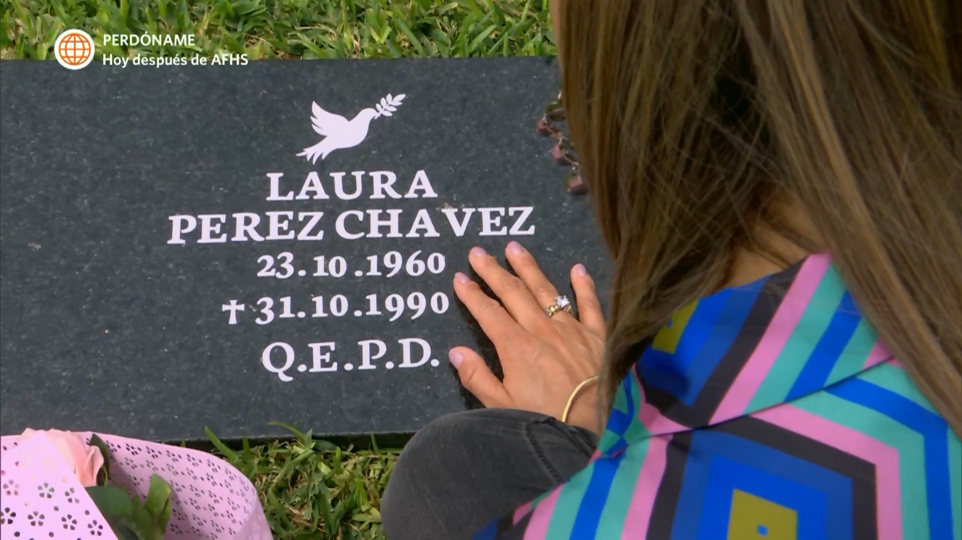 Macarena visitó la tumba de su supuesta madre. Fuente: AméricaTV