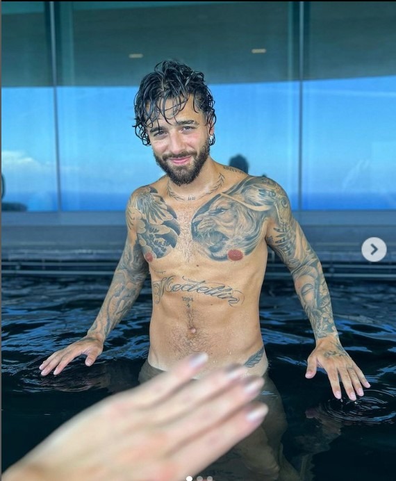 Maluma encendió las redes sociales con candente foto en la piscina 