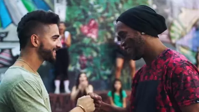 Maluma estrena videoclip junto a Ronaldihno