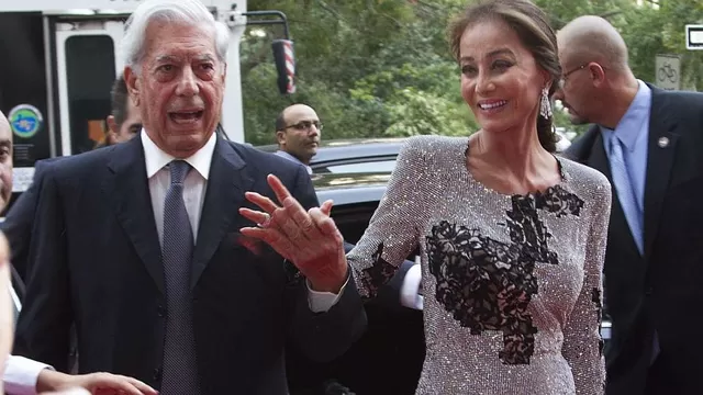 Vargas Llosa junto a Preysler. Foto: Difusión