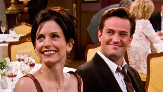 Matthew Perry cambió el guion para que 'Chandler' no fuera infiel a Monica en 'Friends'. Fuente: WarnerChannel