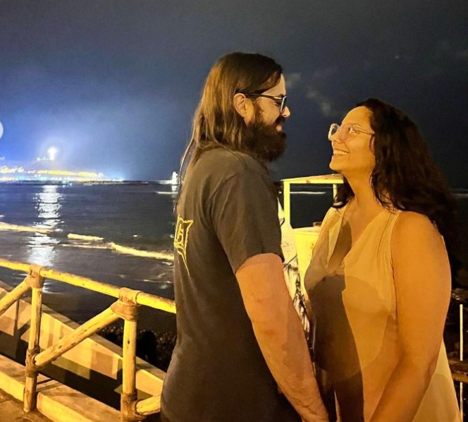 Mayra Couto y su pareja Juan Camilo protagonizaron románticas escenas frente al mar en Lima/Foto: Instagram
