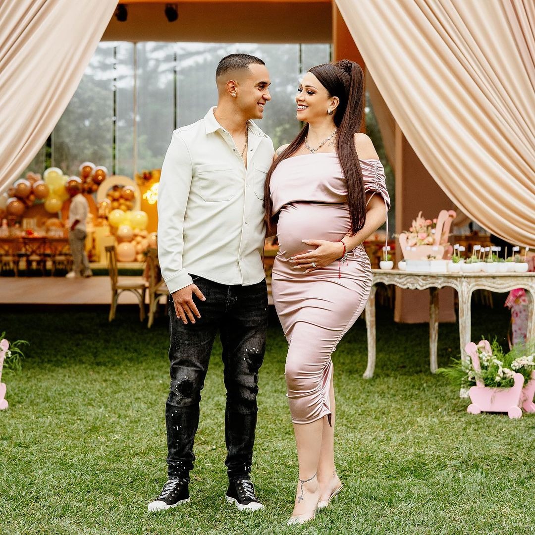 Melissa Klug y Jesús Barco en la celebración de su baby shower / Fuente: Instagram