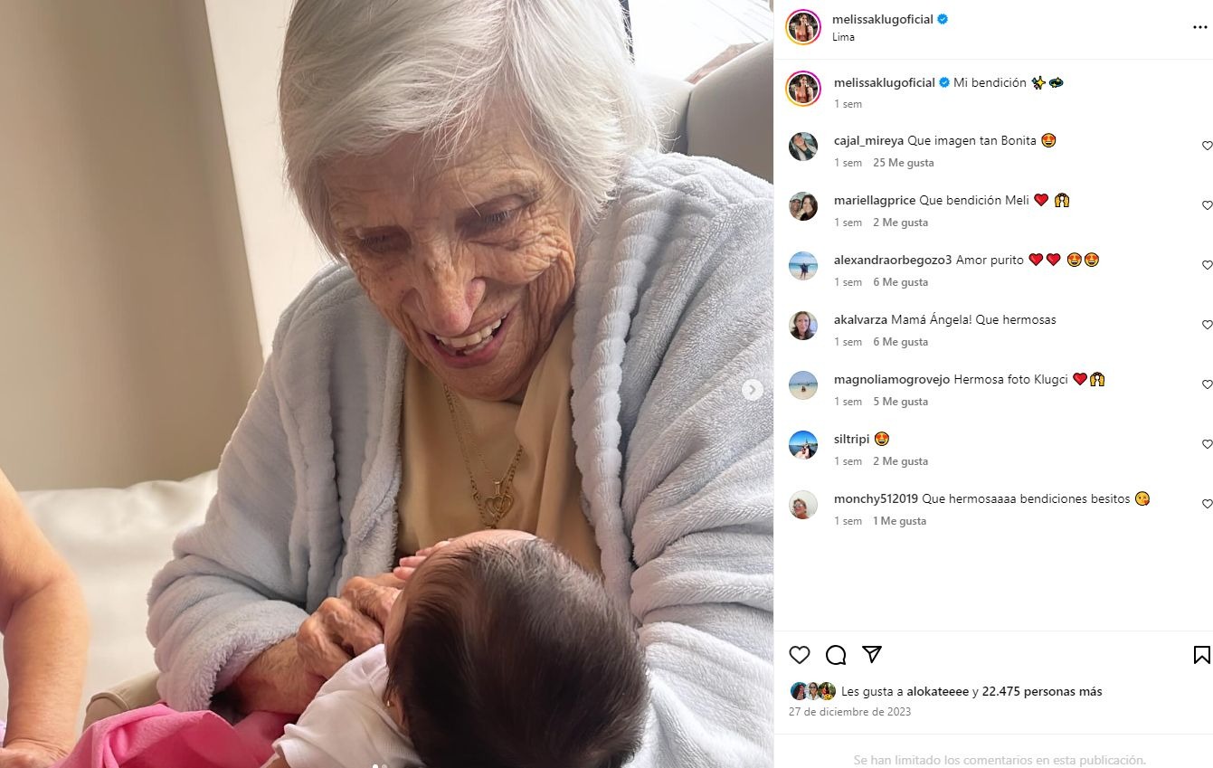 Doña Ángela con la pequeña Cayetana, sexta hija de Melissa Klug / Instagram