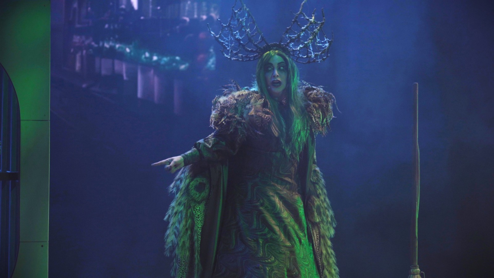 Natalia Salas da vida a la bruja 'Más mala' en 'Oz, la bruja y el mago'/ Foto: Difusión