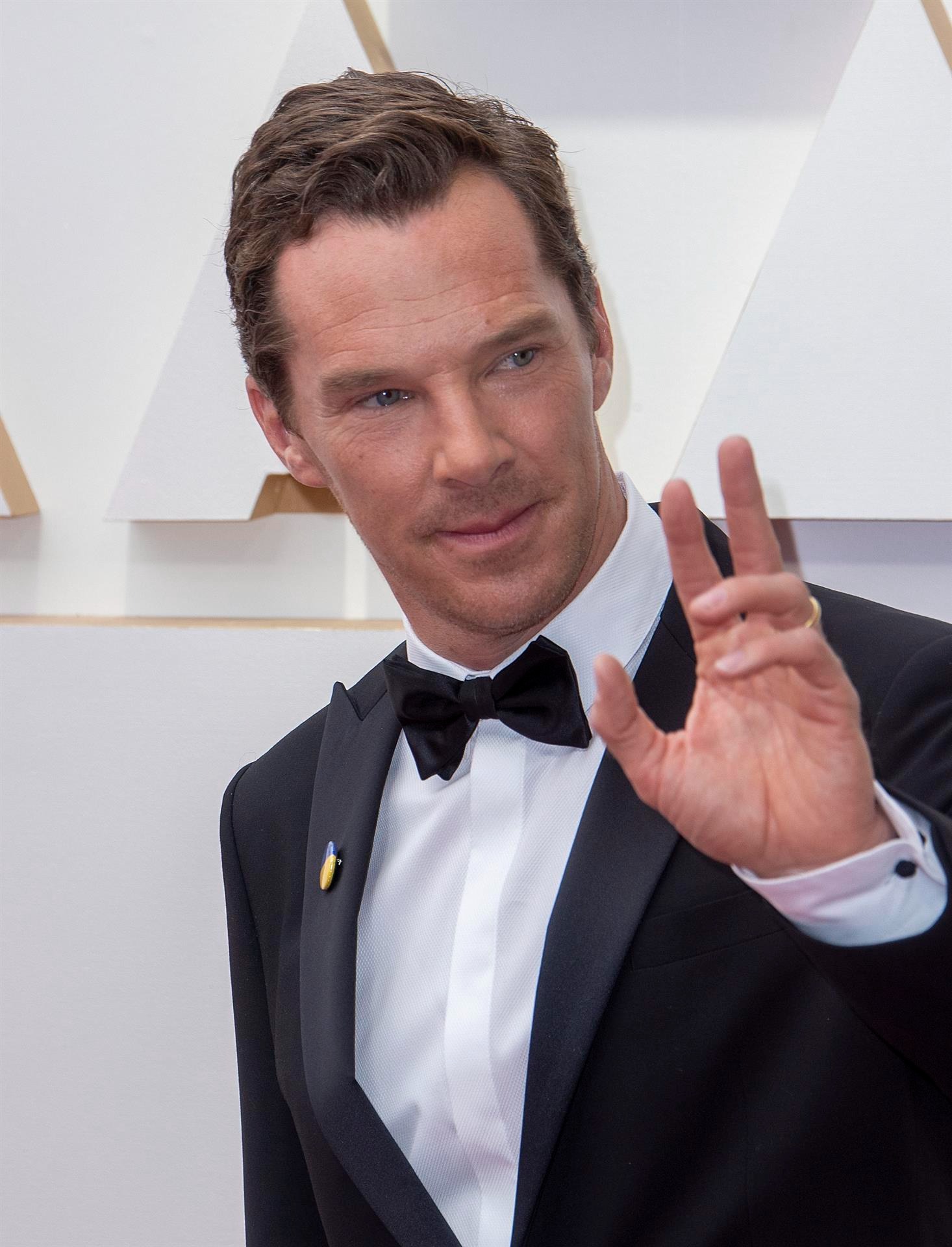Benedict Cumberbatch posa en la alfombra roja a su llegada a la entrega de los Premios Óscar hoy, en el Teatro Dolby de Los Ángeles, California (EE.UU.). EFE/ Javier Rojas