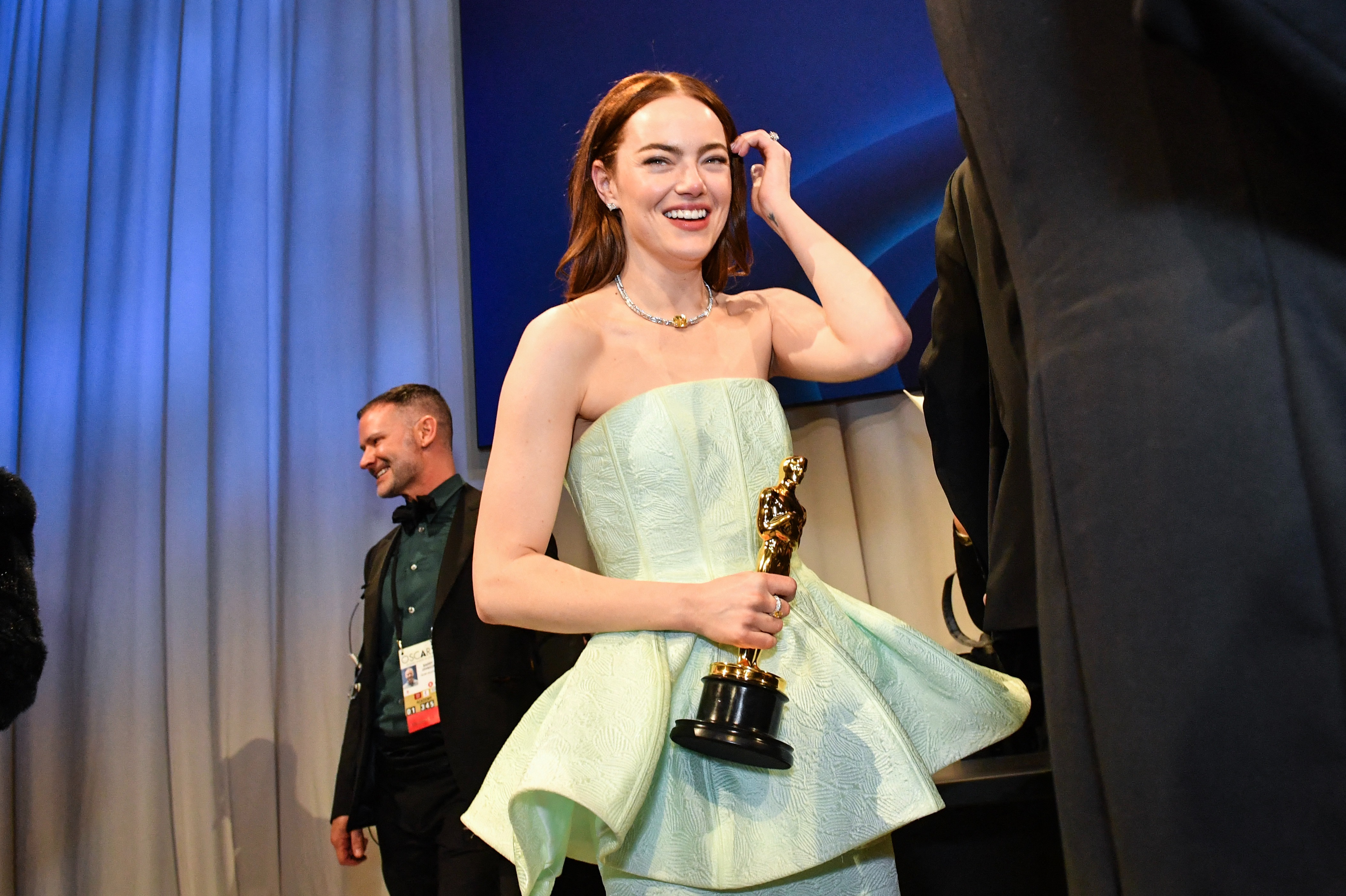 Emma Stone gano el Oscar a Mejor actriz por 'Pobres criaturas' / AFP 