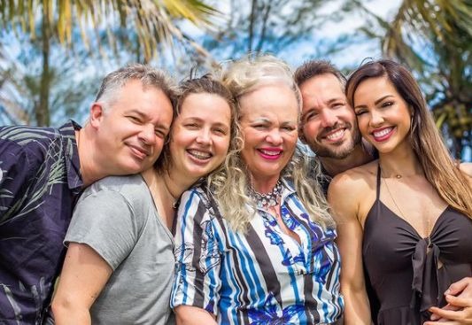 Paloma Fiuza se conmueve tras reencontrarse con su familia en Brasil