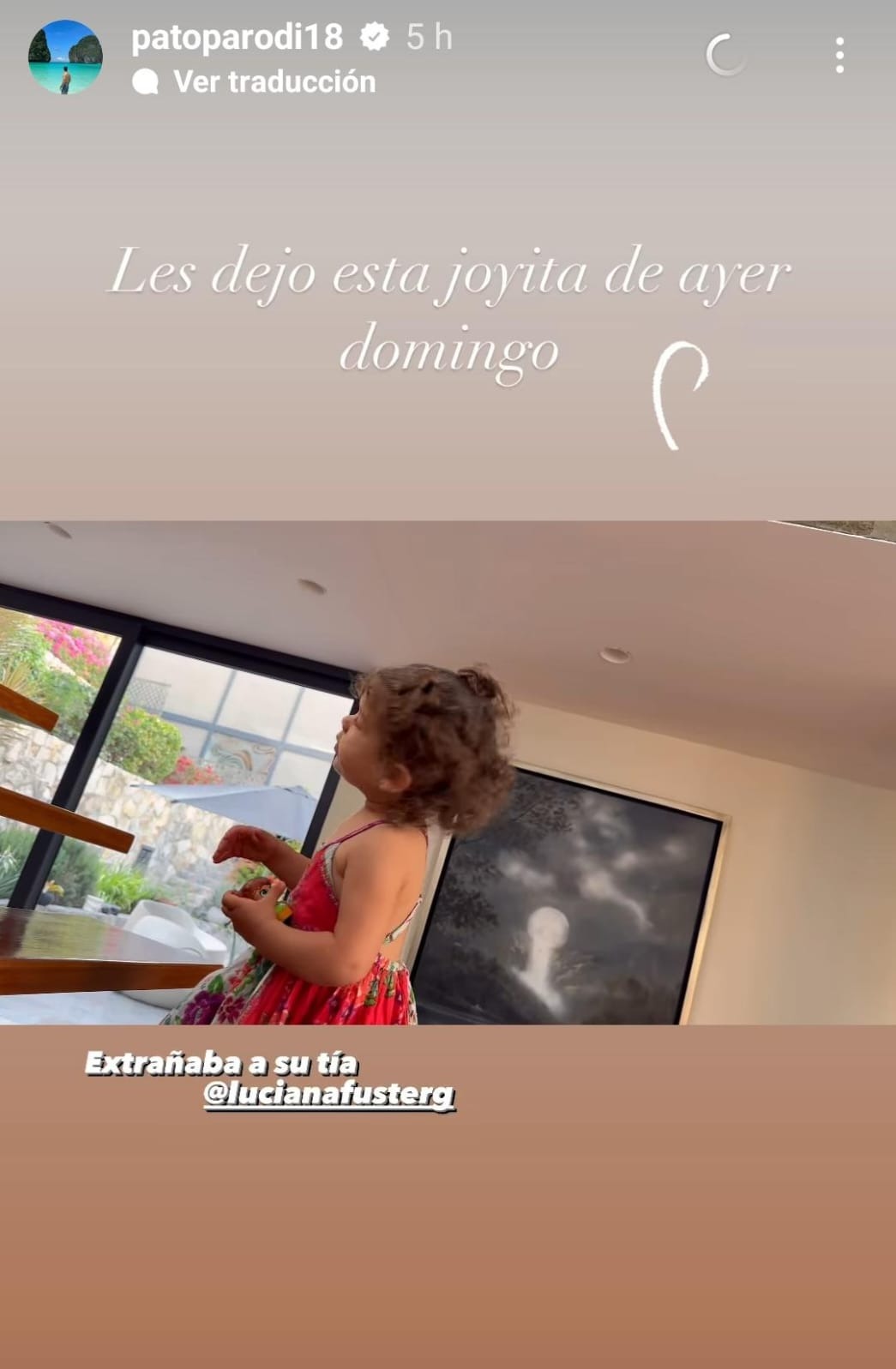 Aitana preguntando y buscando a Luciana Fuster en casa de Patricio Parodi. Fuente: Instagram