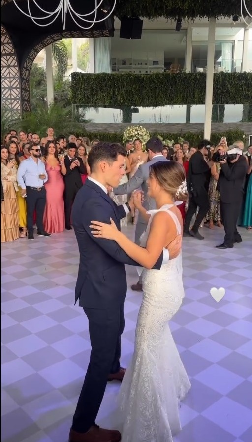 Patricio Parodi y su hermana Mafer protagonizaron un emotivo momento al bailar juntos en la boda/Foto: Instagram