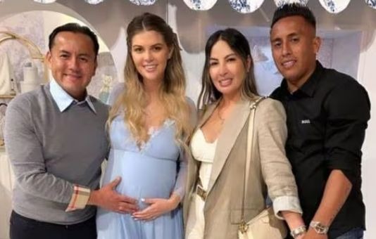 Christian Cueva y Pamela López estuvieron en el baby shower de Brunella Horna / Instagram