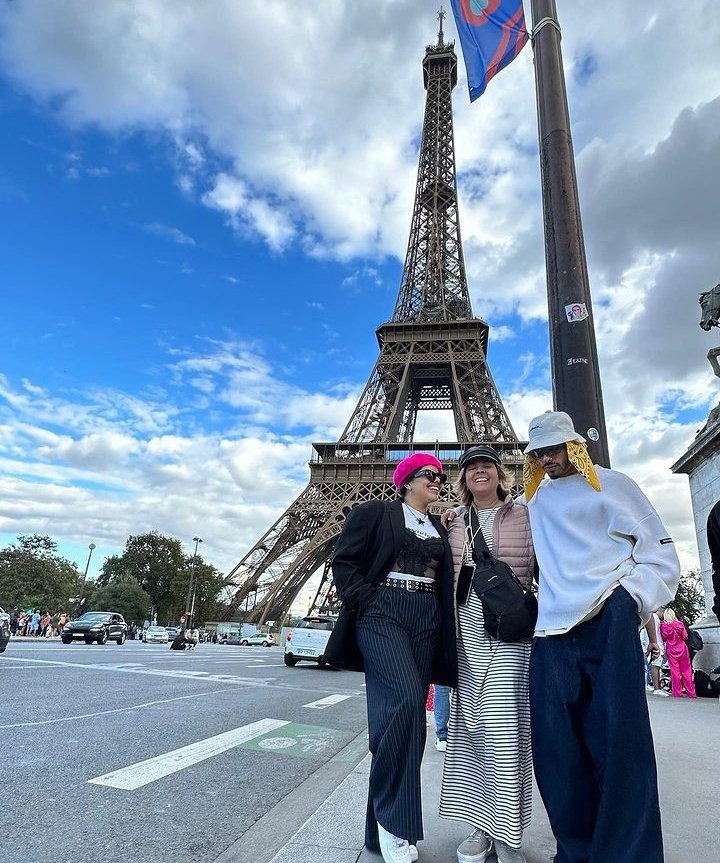 Rauw Alejandro decidió pasear por París junto a su madre y hermana/ Foto: Instagram