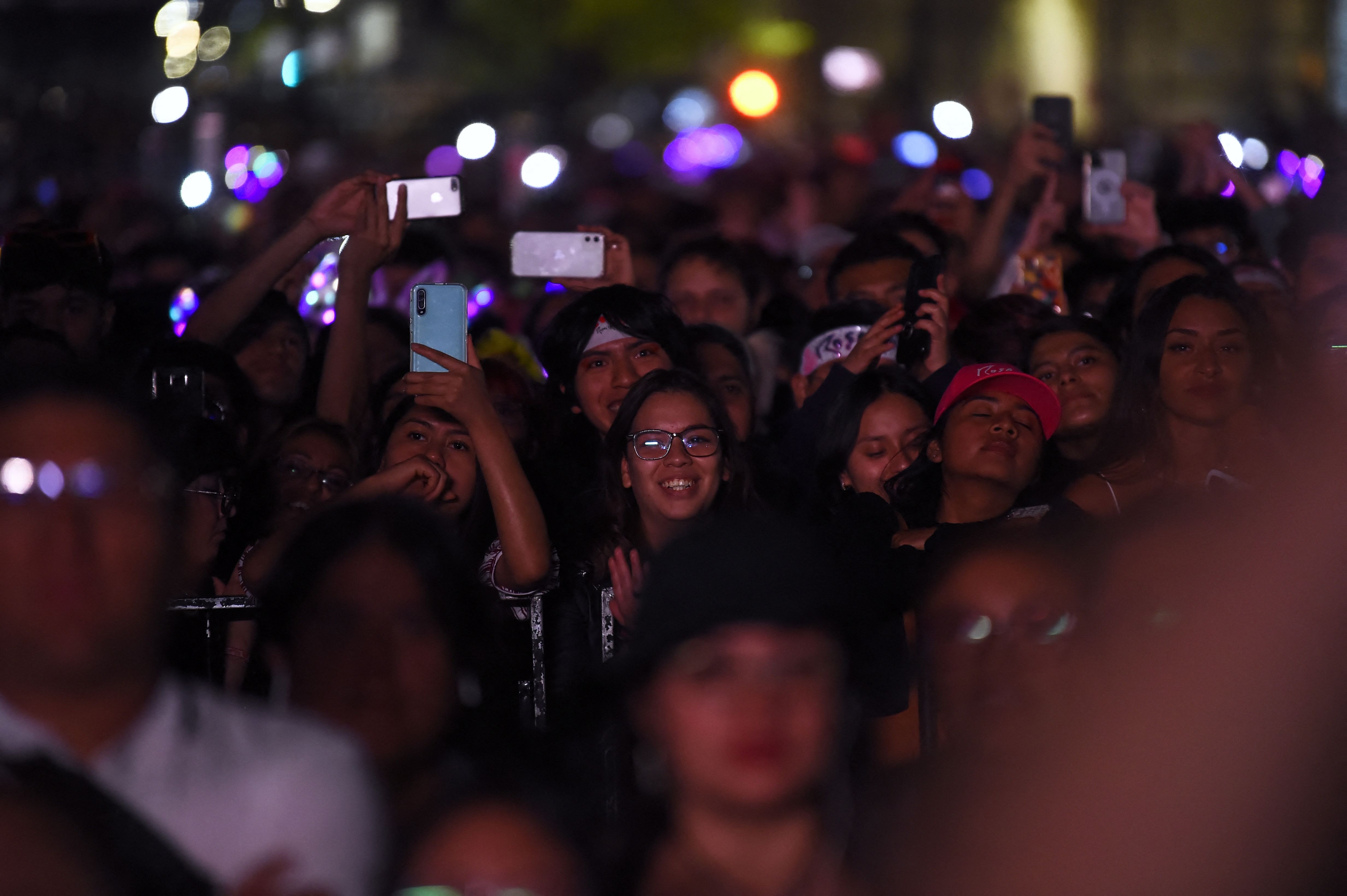Rosalía sacudió México y su política con un concierto gratuito