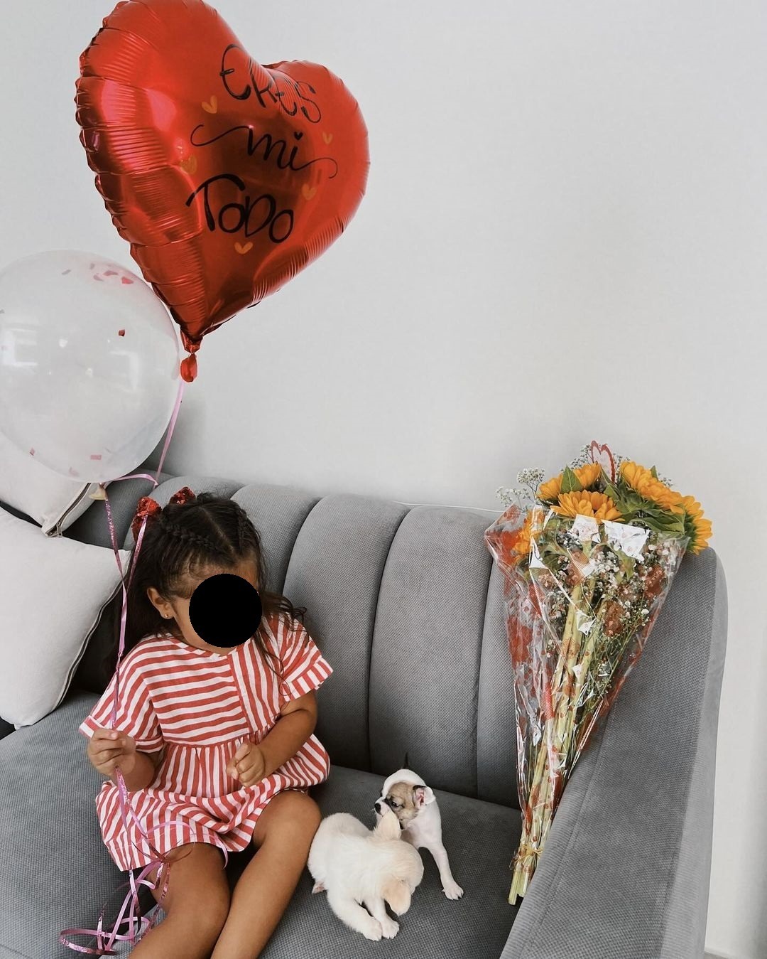 Fotografía con la que Samahara Lobatón dedicó San Valentín a su hija Xianna. Fuente: Instagram