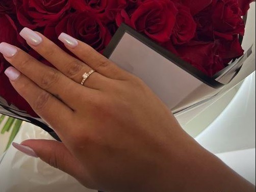 Este es el anillo que lució Samahara en sus historias de Instagram/Foto: Instagram