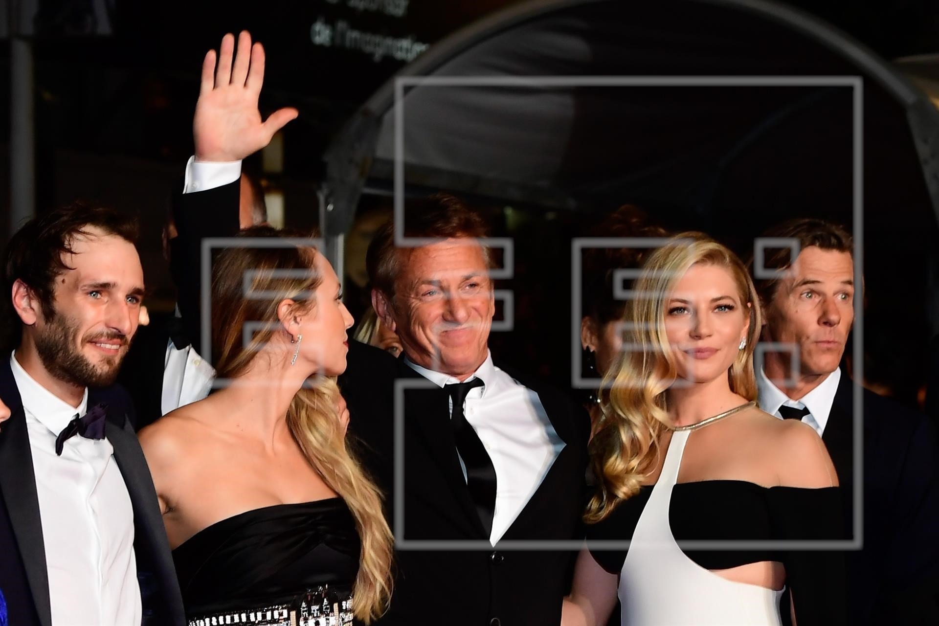 Sean Penn y su hija Dylan impactaron en blanco y negro en la alfombra roja del Festival de Cannes