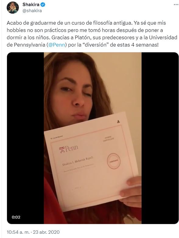 Publicación de Shakira en su cuenta de twitter del 2020 cuando estudió un curso universitario de filosofía online / Foto: Twitter Shakira