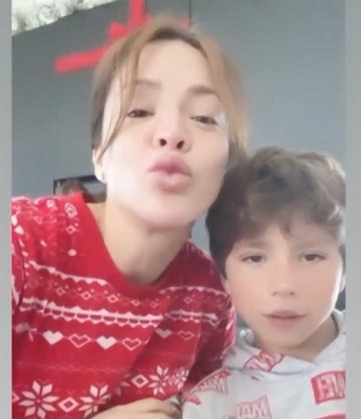 Sheyla Rojas pasó Navidad al lado de su hijo Antoñito Pavón que llegó desde España para estar con ella/Foto: Instagram