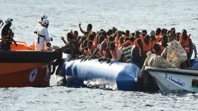 50 personas mueren ahogadas frente a costas de Túnez al naufragar un bote que salió de Libia