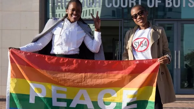 Activistas LGTB en la Corte de Botsuana. Foto: AFP