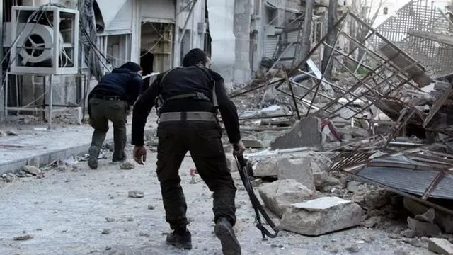 Al menos 18 muertos en un ataque del régimen sirio con barril explosivo en Alepo 