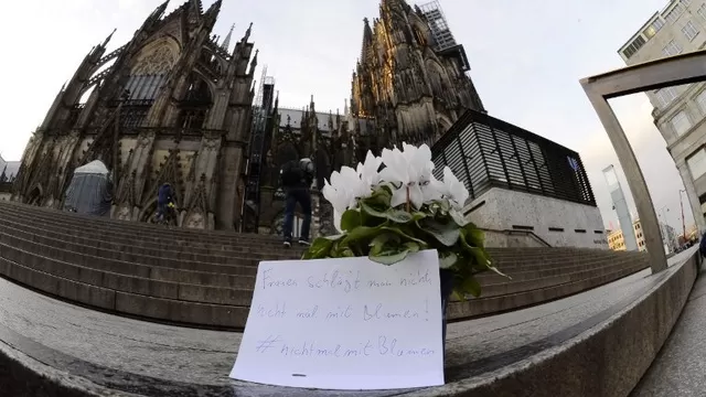Conmemoración en rechazo a los ataques sexuales contra mujeres en Colonia. Foto: AFP.